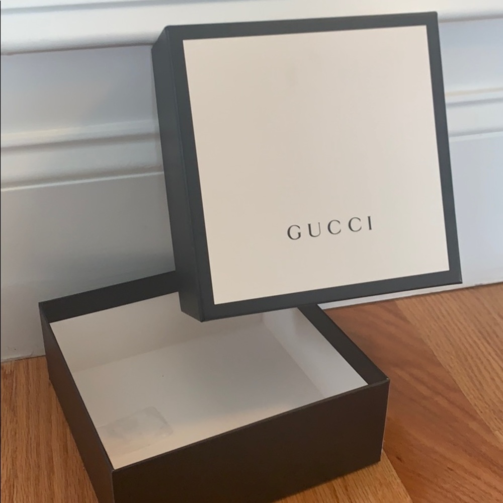 Gucci box and bag